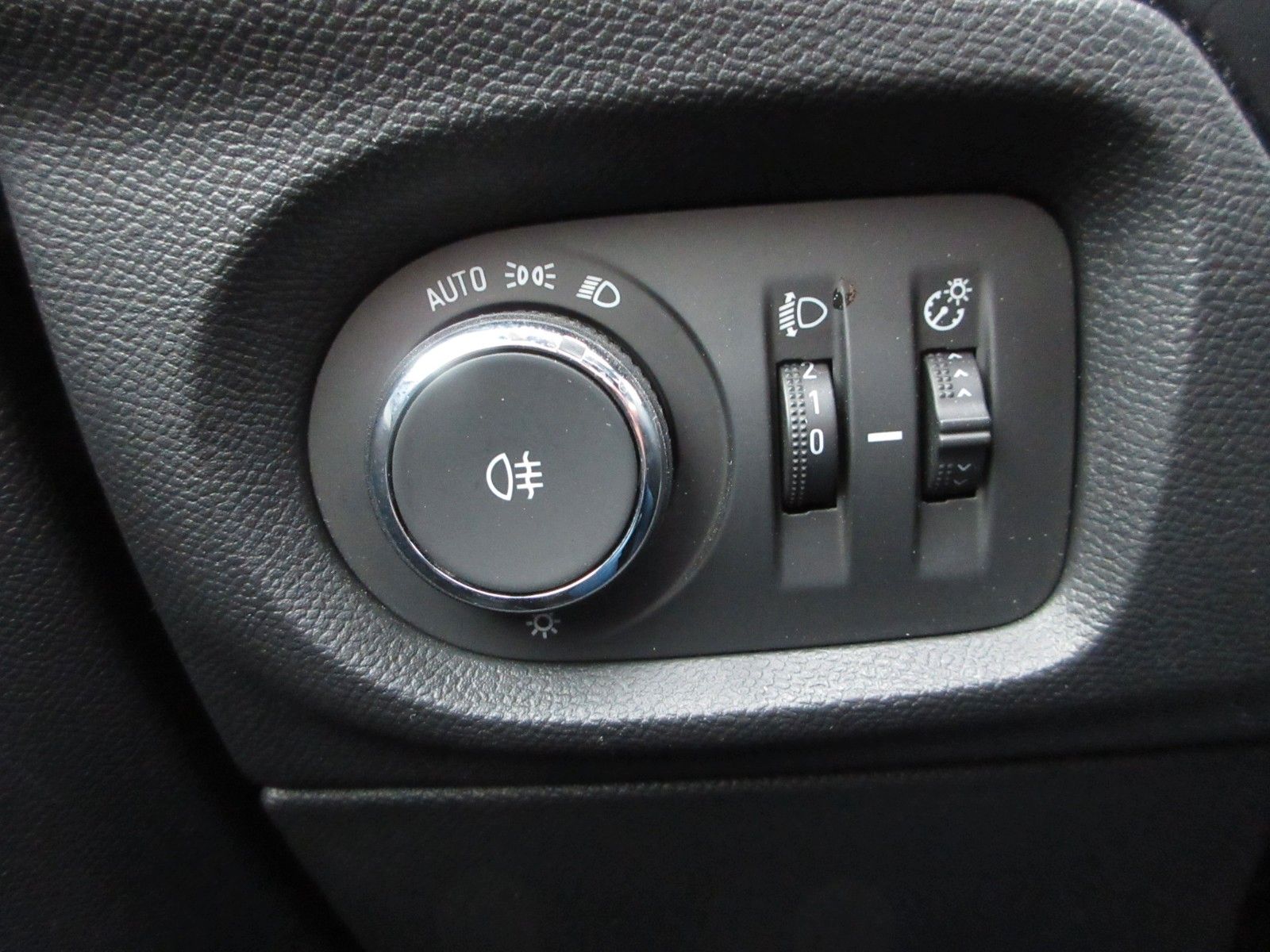Fahrzeugabbildung Opel Corsa F Edition 1.2 NAVI/PDC/R´CAM/DAB/TEMPOMAT