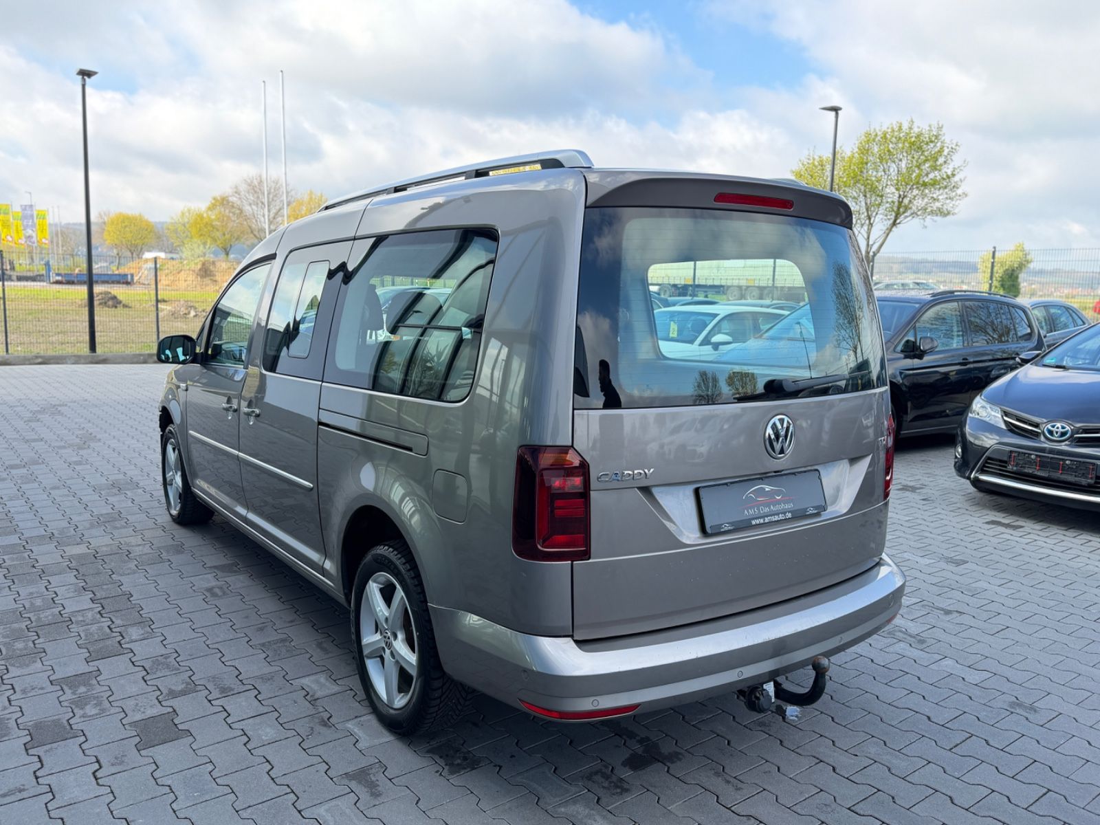 Caddy Maxi Highline 2.0 TDI DSG Navi BI-Xenon