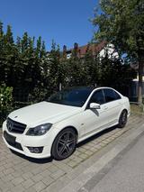 Mercedes-Benz AMG Sportpaket C 180 CGI BlueEFFICIENCY AVANTGA - Mercedes-Benz C 180 aus 2011: AMG