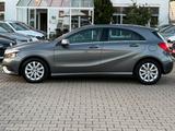 Mercedes-Benz A -Klasse A 180 BlueEfficiency Style*8-FACH*SHZ* - Mercedes-Benz A 180: Schiebedach