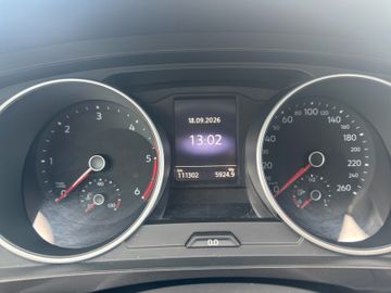 Volkswagen Tiguan - 11