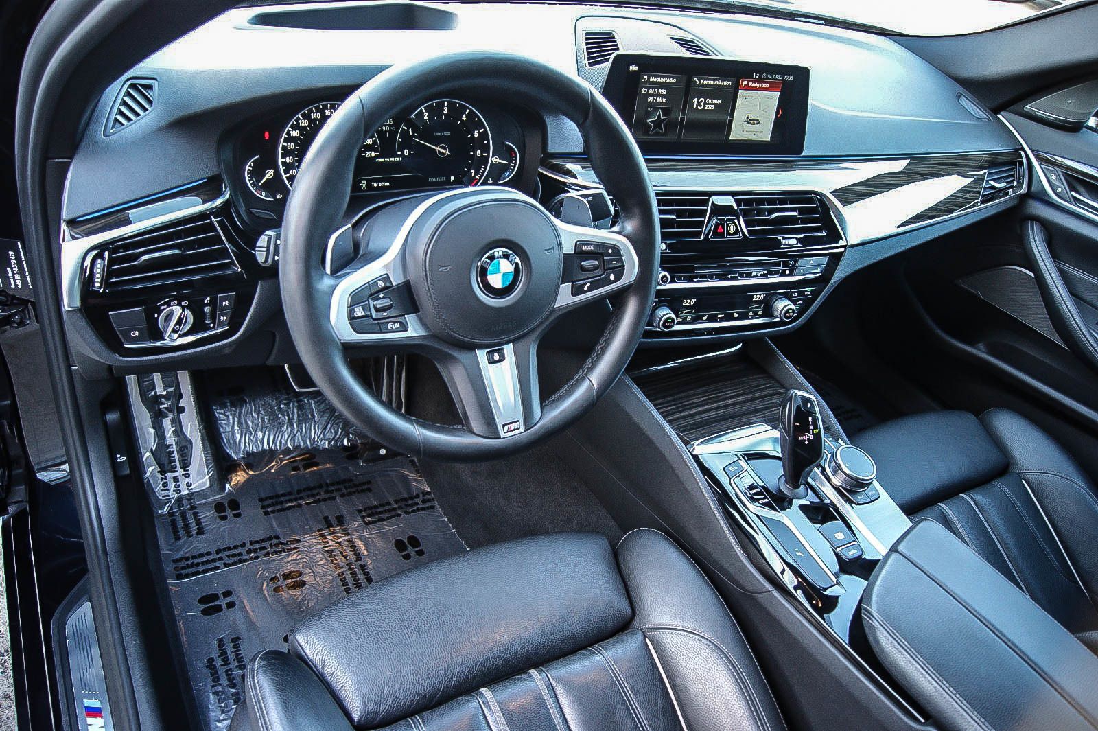 Fahrzeugabbildung BMW M550 xDrive V8 340kW/462PS HEADUP HARMAN&KARDON