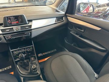 BMW 218 Active Tourer *xDrive*AHK*2-Zonen*