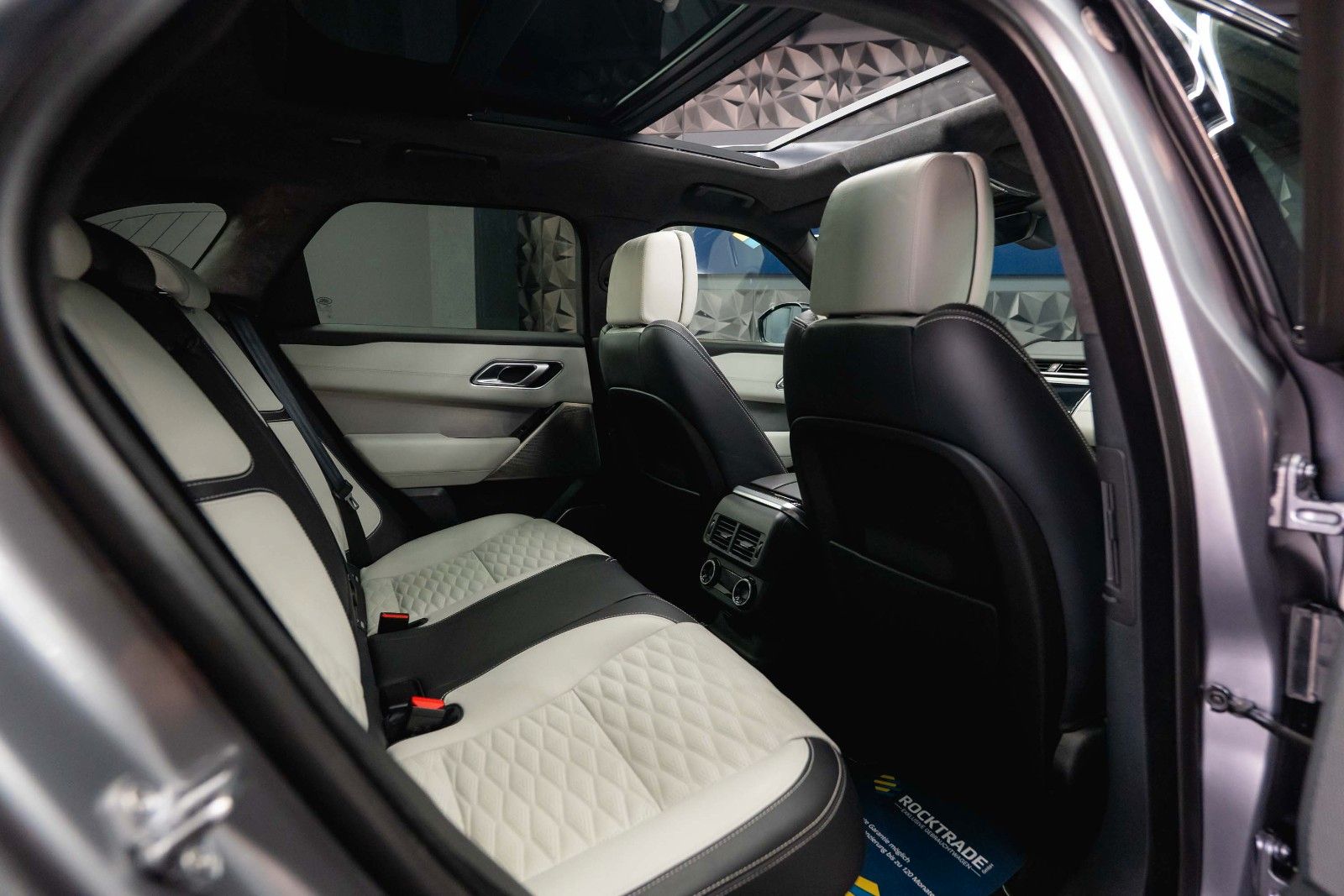 Fahrzeugabbildung Land Rover Velar SV Autobiography Dynamic Edition *ACC*19%*