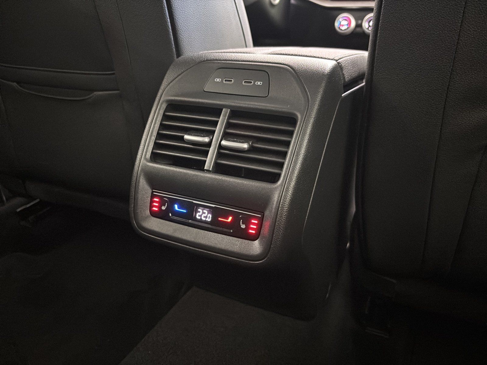 Fahrzeugabbildung SKODA Superb Combi L&K 1,5 TSI iV 150 kW DSG