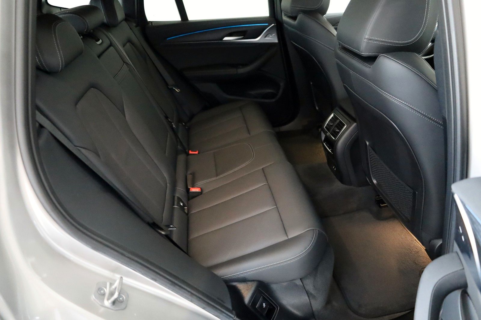 Fahrzeugabbildung BMW iX3 Inspiring+M Pak.,Leder,Navi,LED,PanDach,Park