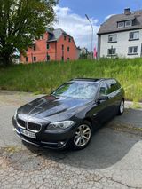 BMW 520d Touring - Panoramadach - BMW 520 aus 2012 mit Diesel-Antrieb: Kombi