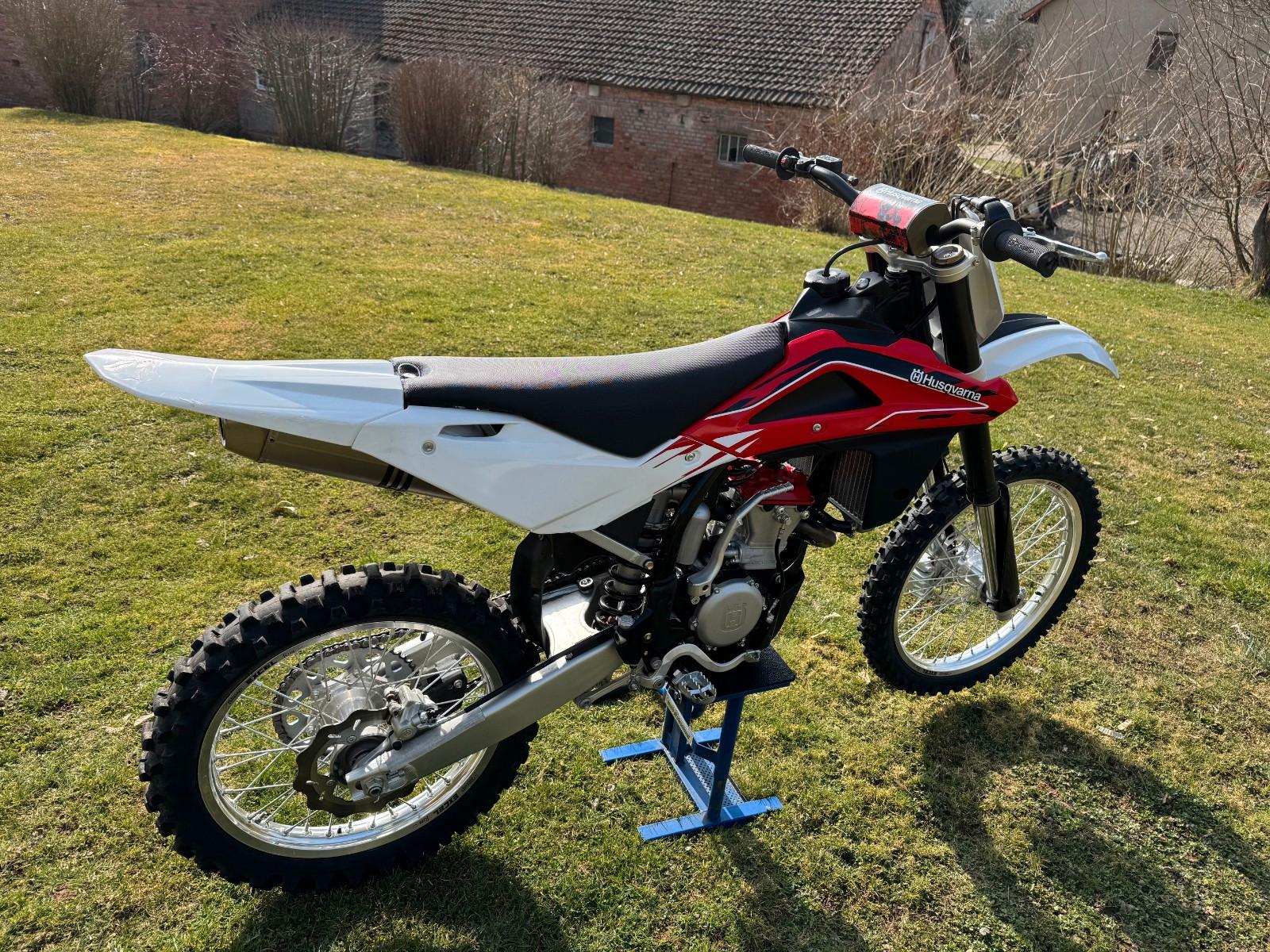 Husqvarna  2013 — rear view