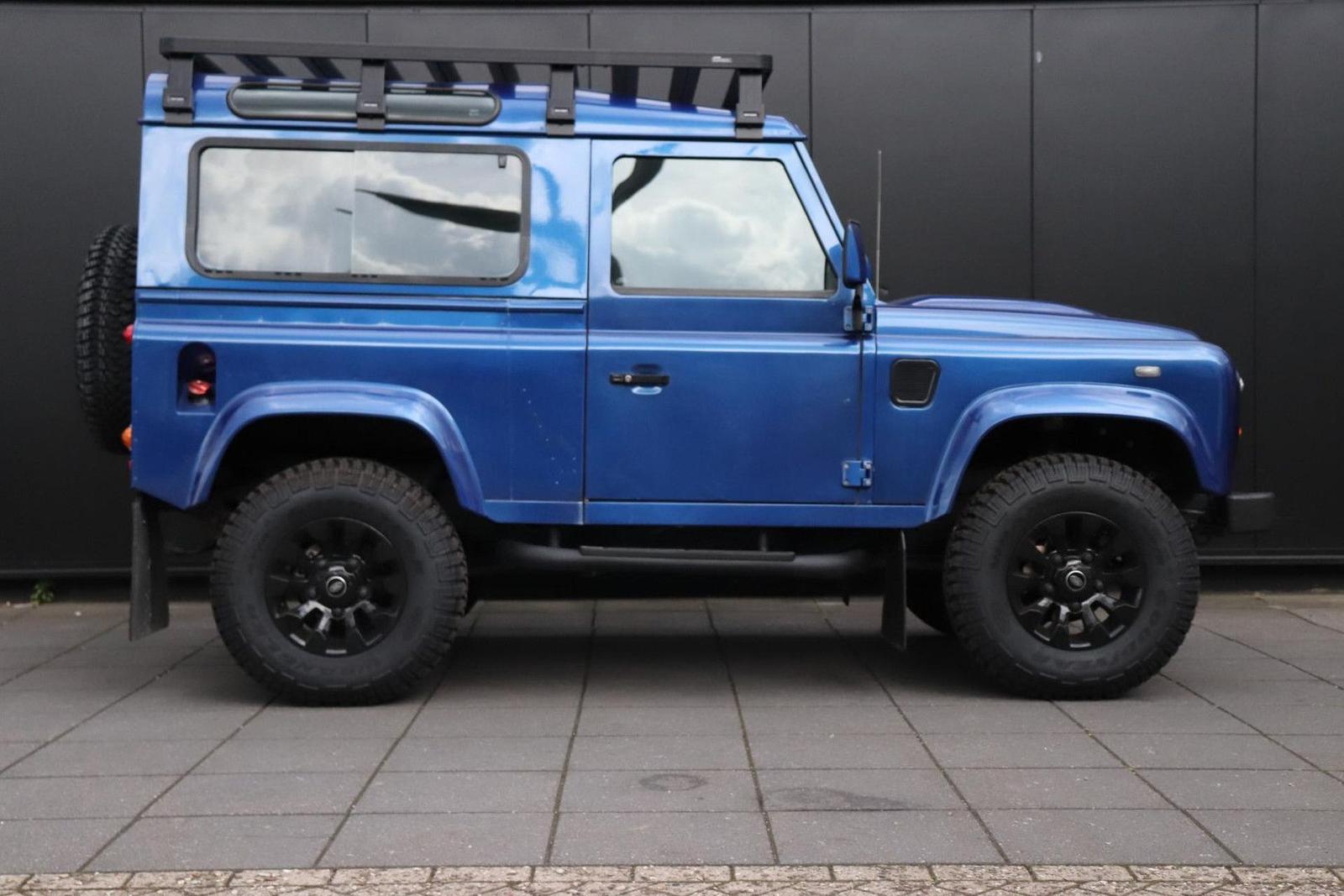 LAND ROVER DEFENDER - 2.2 D - 90 - 122 CV - 4X4 - BVM
