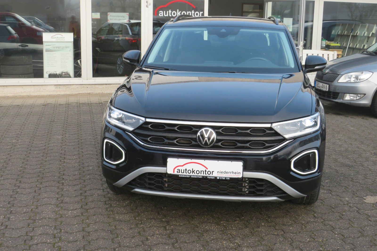 Fahrzeugabbildung Volkswagen T-Roc Life LED AHK KAMERA ACC NAVI 1.HD