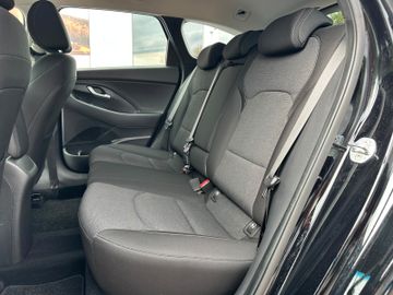 Bild 11 Hyundai i30 cw *Automatic*SitzHz*NAVI*AppleCar*