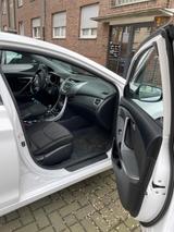 Hyundai Elantra - Hyundai Elantra Gebrauchtwagen