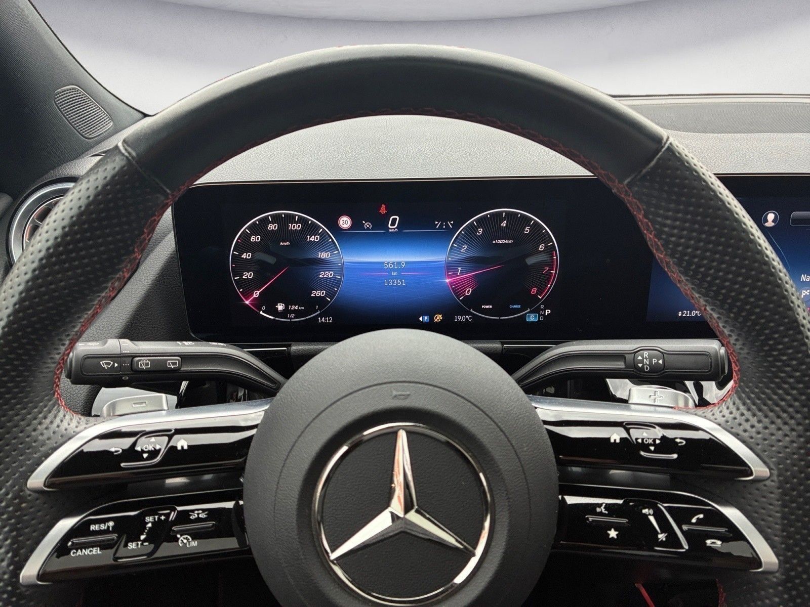 Mercedes-Benz GLA 220 4 MATIC AMG LED TEMPOMAT PANORAMA NAVI foto 10