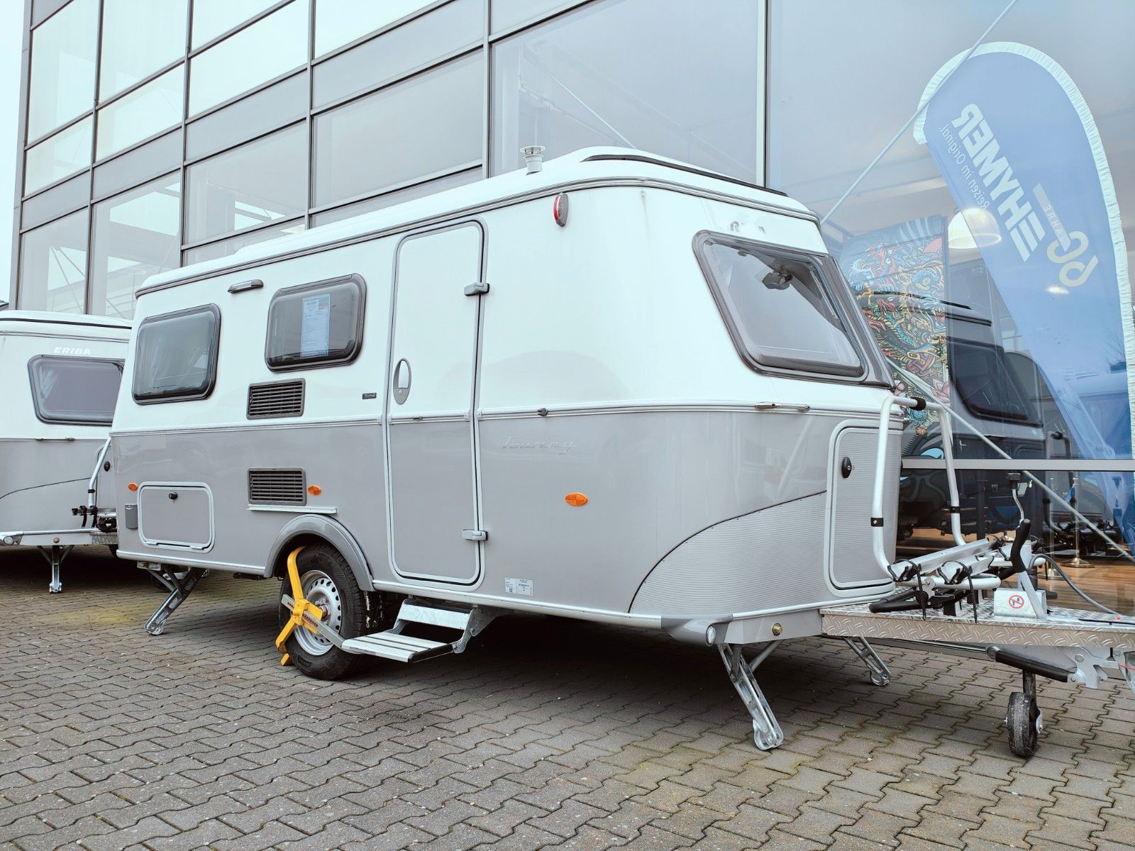 Fahrzeugabbildung HYMER / ERIBA / HYMERCAR Touring 550 Urban - SIE SPAREN 3.704€ !!! -