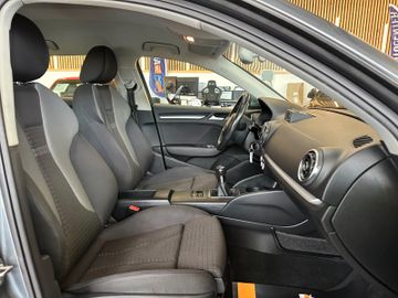 Audi A3 Sportback ambition*2. Hand*Klima*SHZ*PDC*