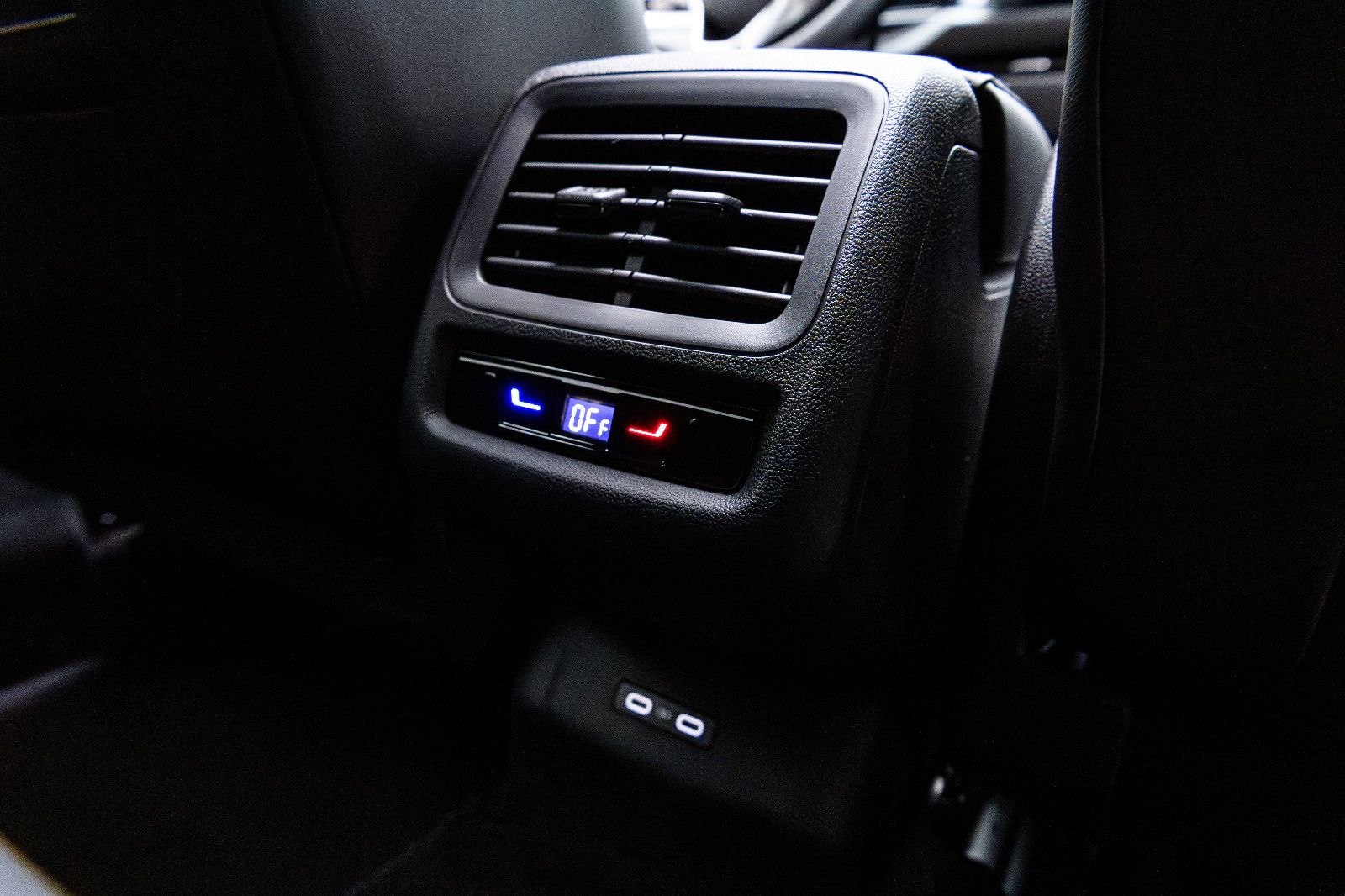 Fahrzeugabbildung Volkswagen T-Roc 1.5 eTSI Style el. Heckklappe+IQLight+Pano