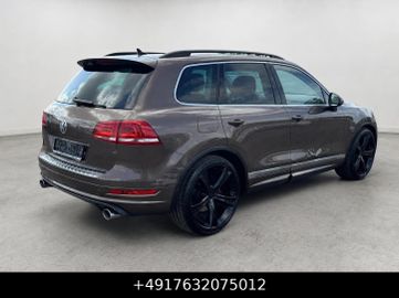 Volkswagen Touareg - 11