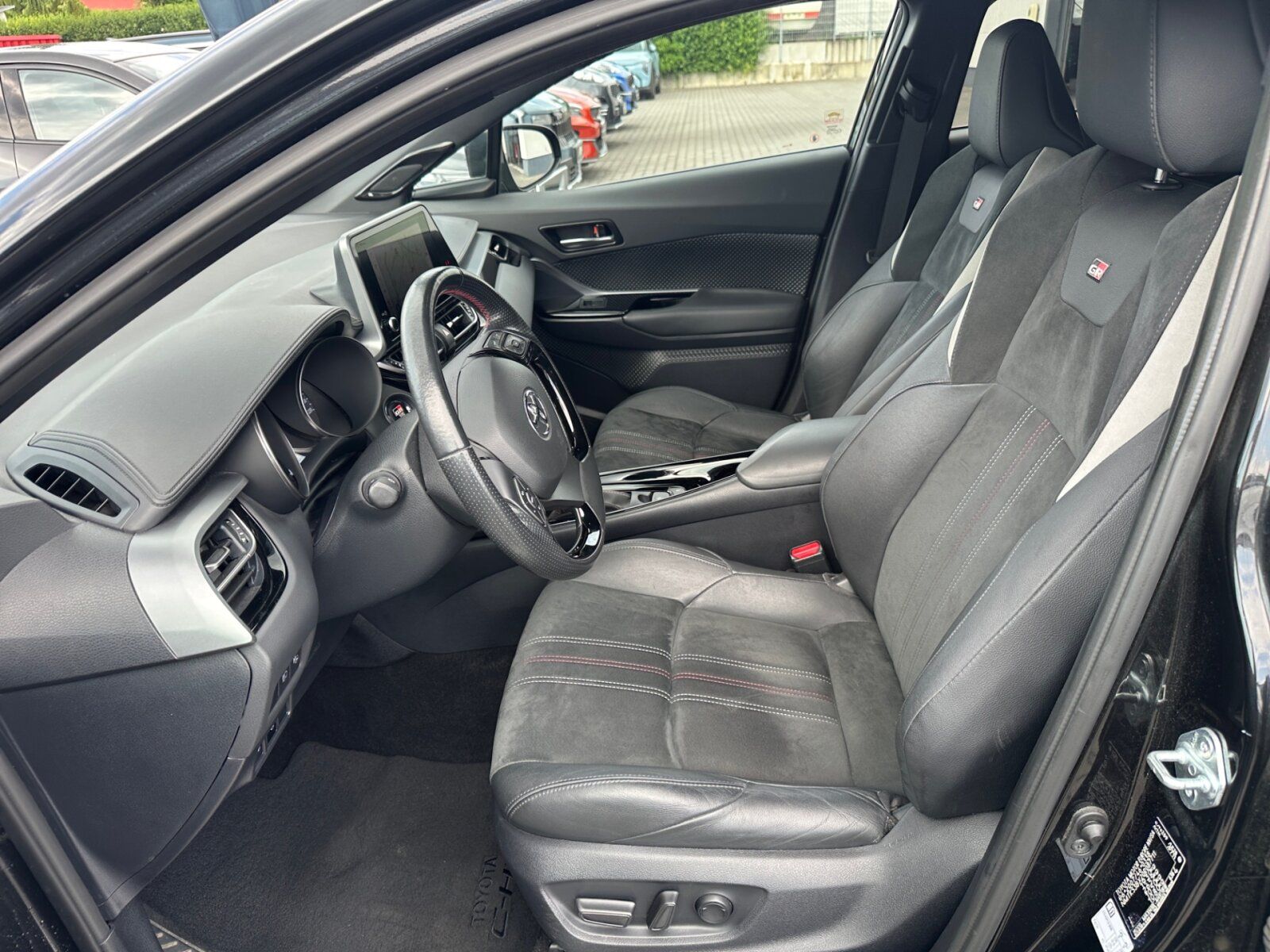 Fahrzeugabbildung Toyota 2.0 Hybrid GR Black Edition Navigation Navi