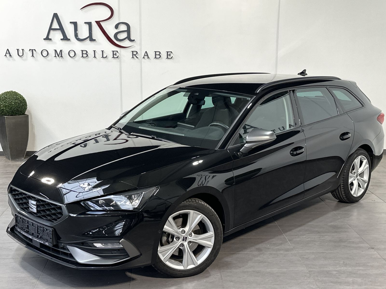 Fahrzeugabbildung SEAT Leon Sportstourer 2.0 TDI FR NAV+LED+VCOCK+KAMER