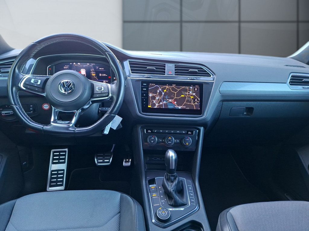 Tiguan 2.0 TSI R-Line 4Motion *DSG*AHK*PANO*BLAC
