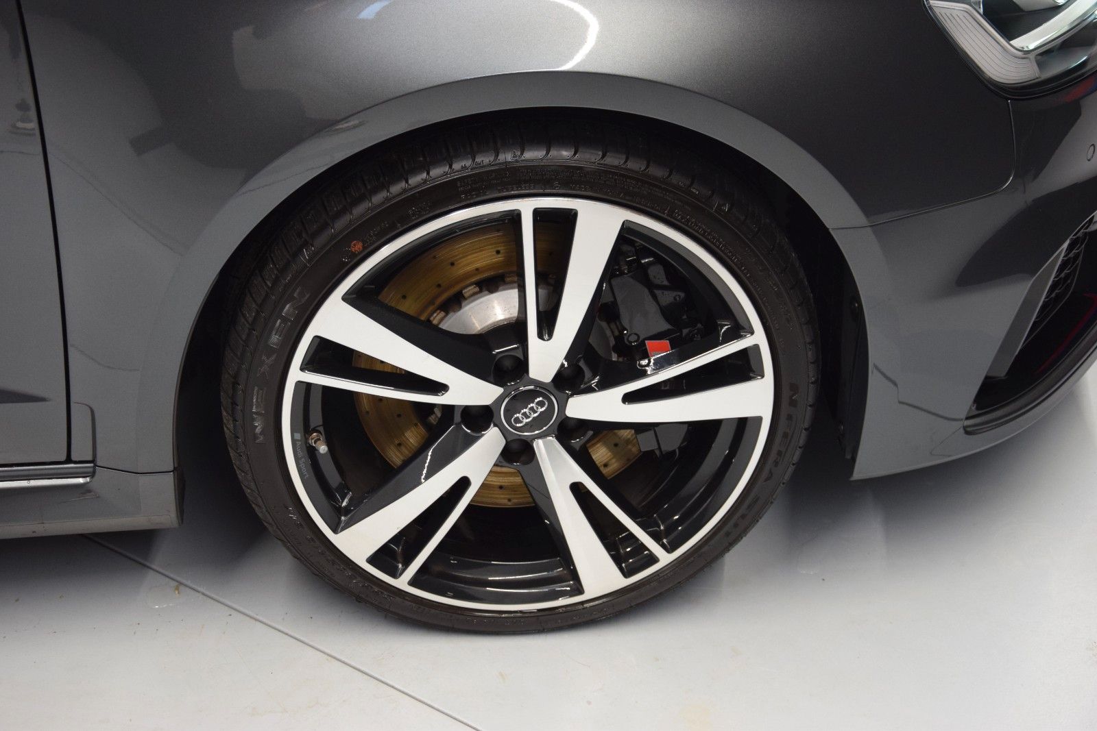 Fahrzeugabbildung Audi RS3 Sportback 2.5 TF quattro Pano B&O Schale ACC