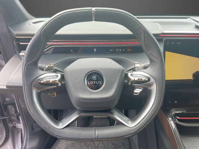Fahrzeugabbildung Lotus Eletre R KEF Voll Carbon Gold innen