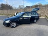 Mercedes-Benz E 250 CGI T BlueEFFICIENCY - - Mercedes-Benz E 250 mit Benzin-Antrieb: Kombi