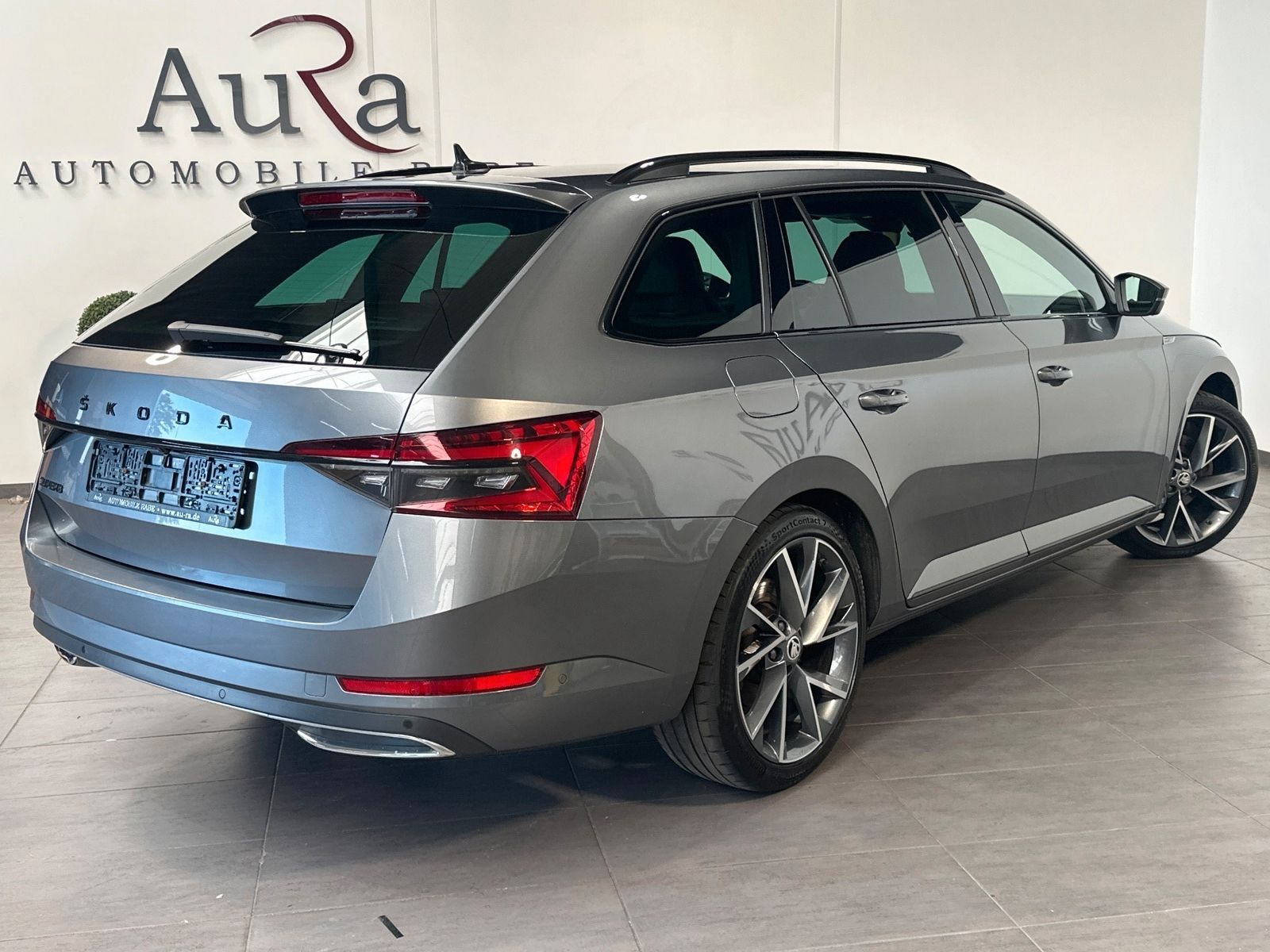 Fahrzeugabbildung SKODA Superb Combi 2.0 TDI DSG Sportline NAV+LED+AHK