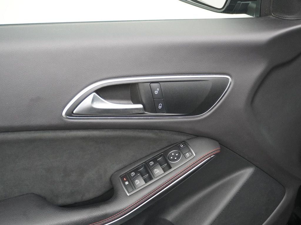 Mercedes-Benz CLA 250 Shooting Brake Sport 4MATIC Business kam
