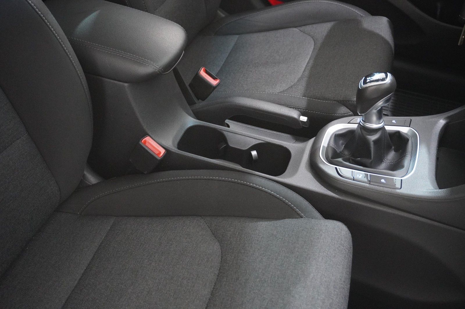 Fahrzeugabbildung Hyundai i30 LIM. 1.5 T-GDI 48V NAVI/LED/SPORT/KAMERA/DAB