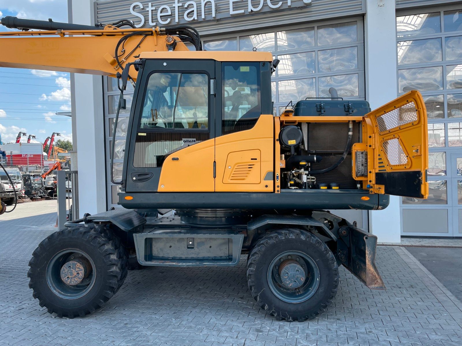 Fahrzeugabbildung Hyundai HW 180 / 3.054h / hydr. Grabenräumer / Klima