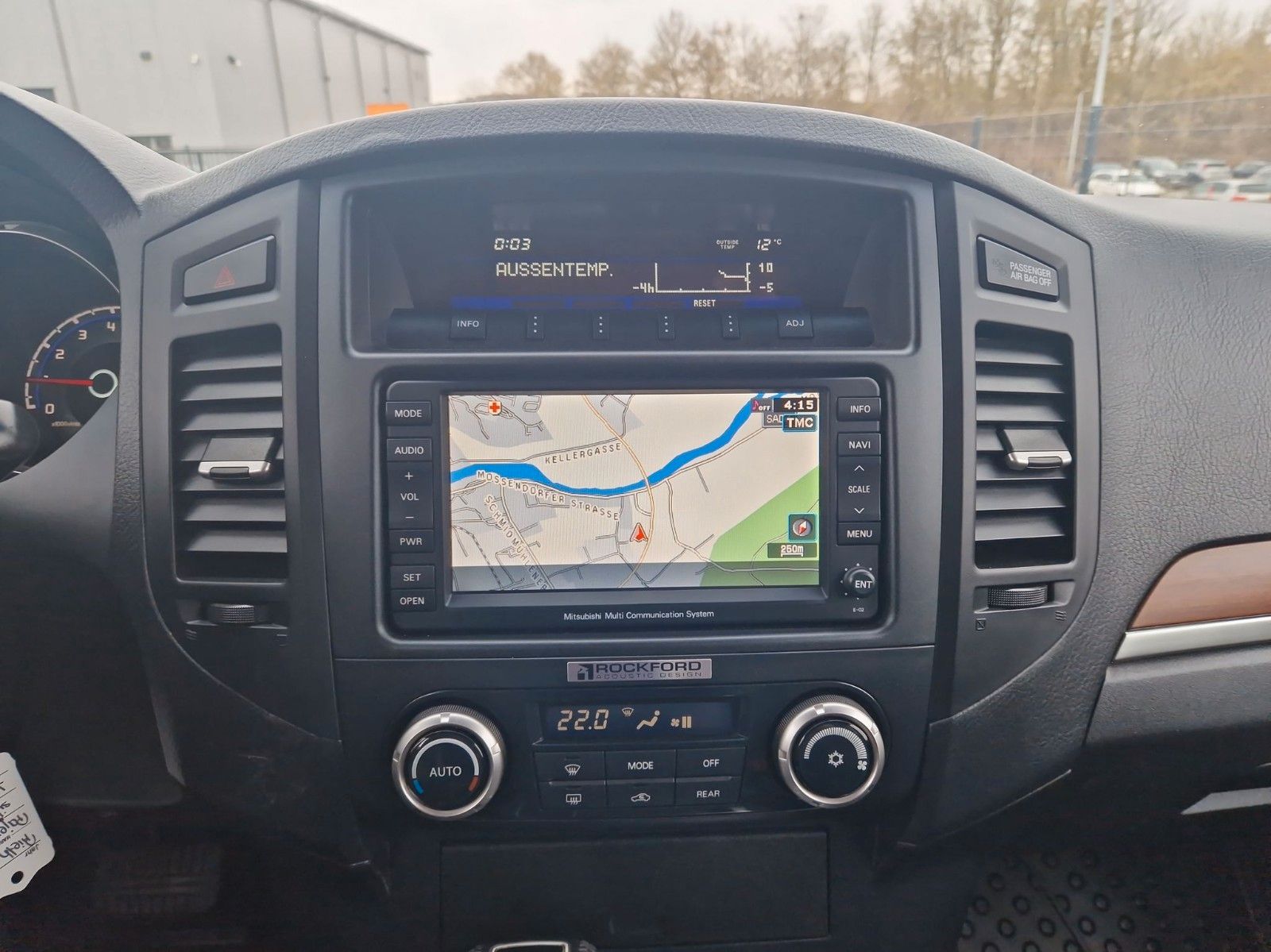 Fahrzeugabbildung Mitsubishi Pajero 3.2 DI-D Instyle ! LEDER ! NAVI ! AHK !