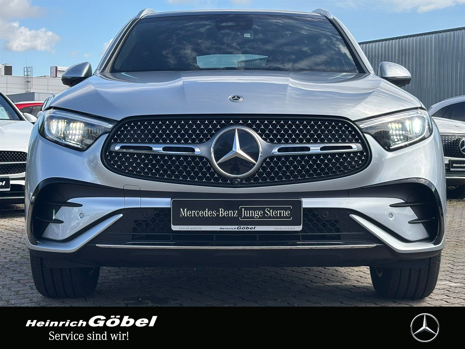 Fahrzeugabbildung Mercedes-Benz GLC 200 4M AHK*PANO*MEMORY*DISTRONIC*360°KAMERA