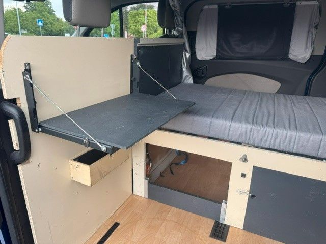 Fahrzeugabbildung Ford TOURNEO CUSTOM CAMPER UMBAU