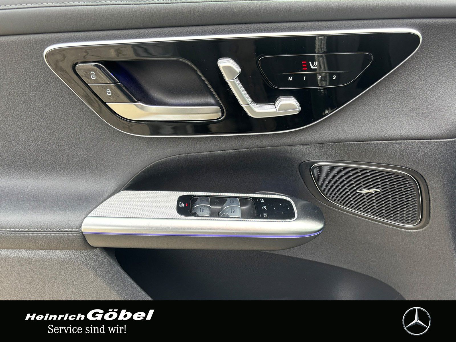 Fahrzeugabbildung Mercedes-Benz GLC 220 d 4M AMG*PANO*AHK*360°*MEMORY*TOTWINKEL*