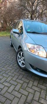 Toyota Auris Top Zustand 1.33 aus 1 Hand - Toyota Auris in Dresden