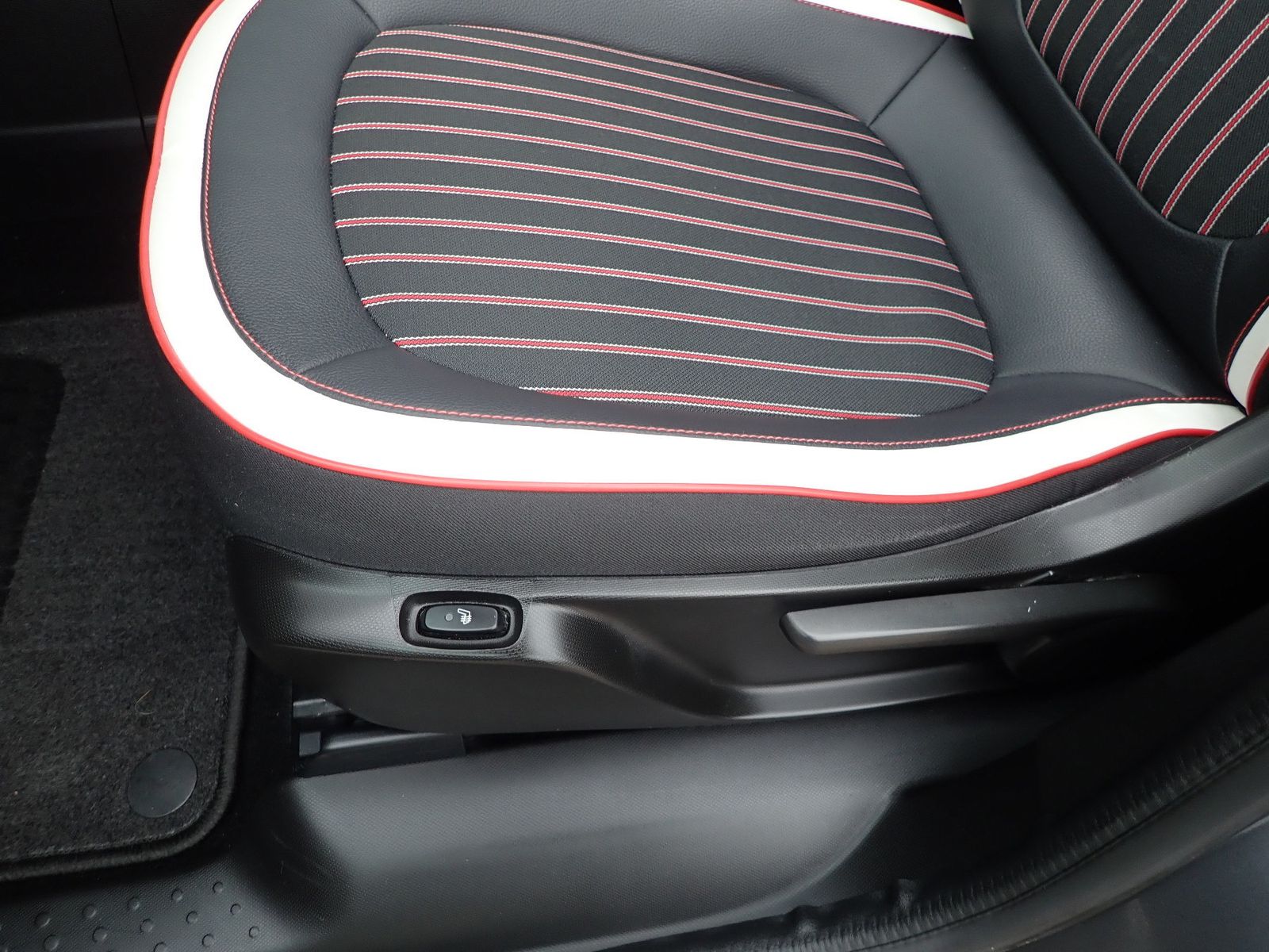 Fahrzeugabbildung Renault Twingo Intens