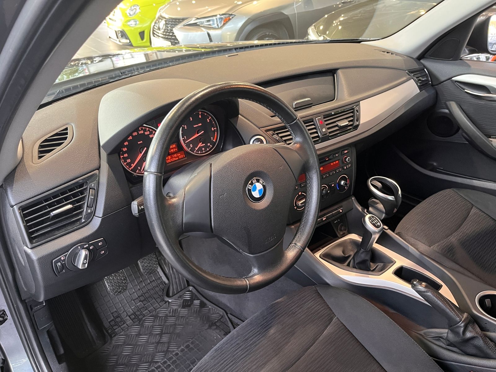 Fahrzeugabbildung BMW X1 18 i sDrive KLIMA SHZ