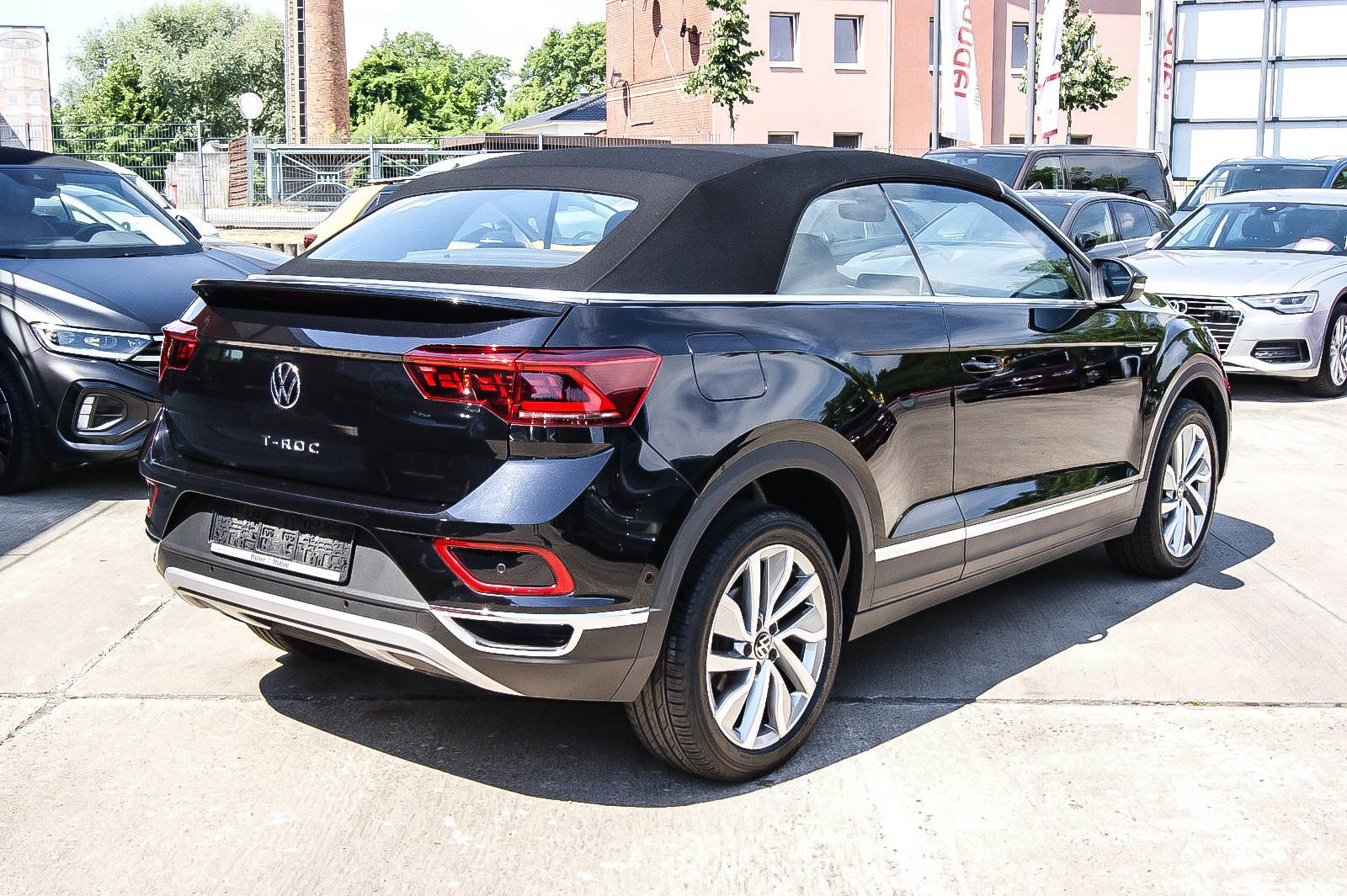 Fahrzeugabbildung Volkswagen T-Roc Cabriolet Move IQ-LIGHT KAMERA E-VERDECK