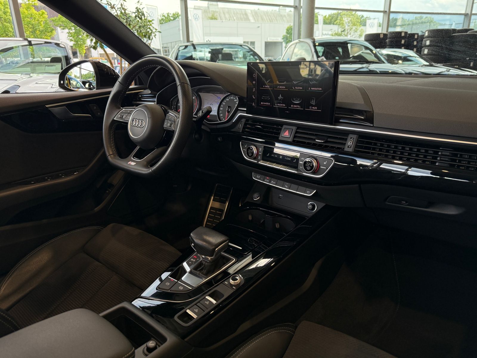 Fahrzeugabbildung Audi A5 Cabriolet 40 TFSI S line RFK LED NAVI