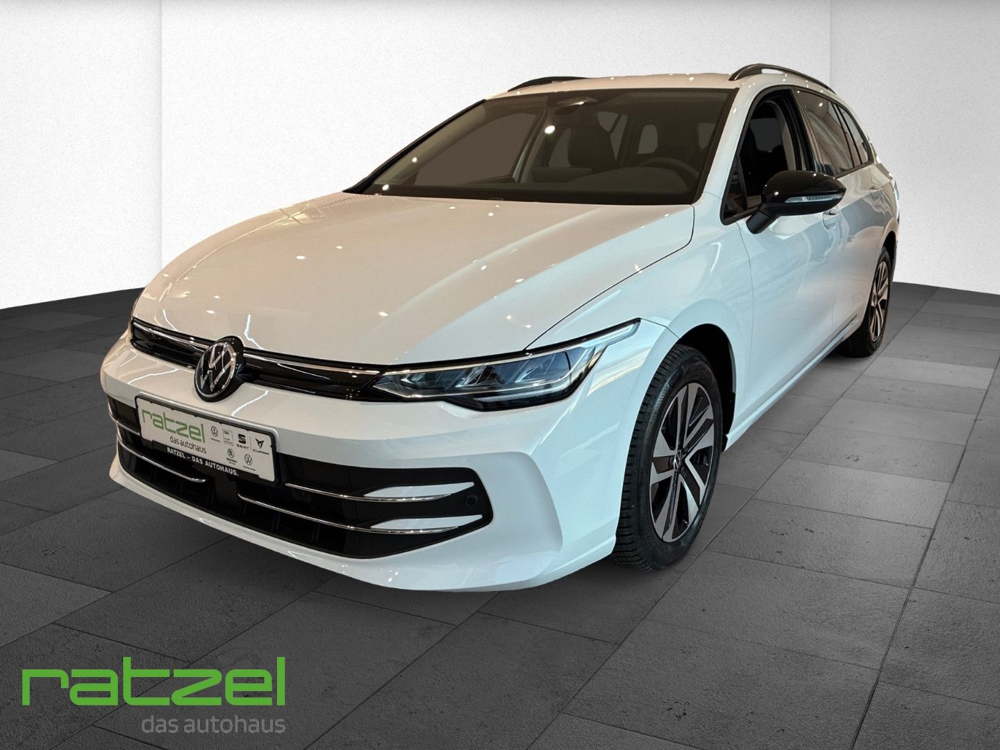 Fahrzeugabbildung Volkswagen Golf Variant ENERGY 1.5 eTSI DSG NAVI+AHK+LED