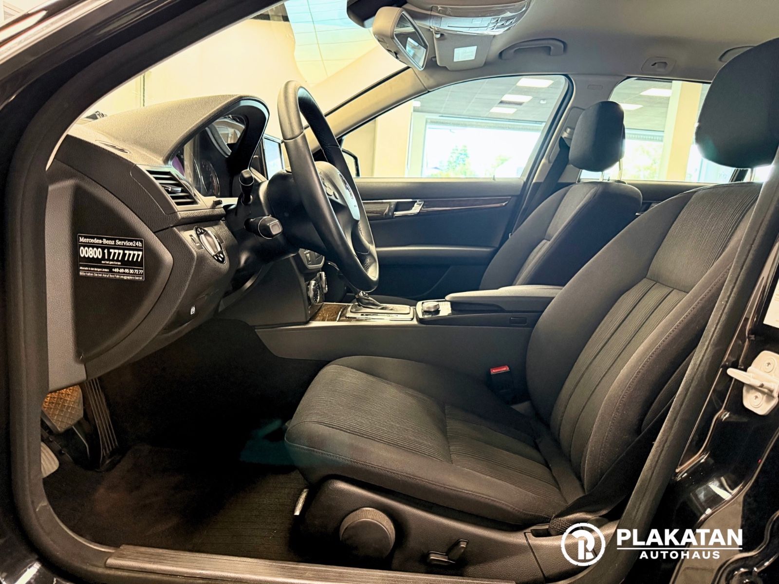 Fahrzeugabbildung Mercedes-Benz C 200 Kompressor Navi, Parksensoren, Service Neu