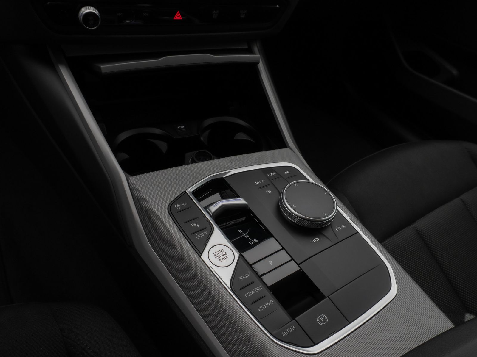Fahrzeugabbildung BMW 318i GeschwindigReg DAB PDC Cockpit+ Widscreen