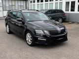 Skoda Octavia Combi RS Aut. Navi-LED-PDC-AHK - Skoda Octavia in Mönchengladbach