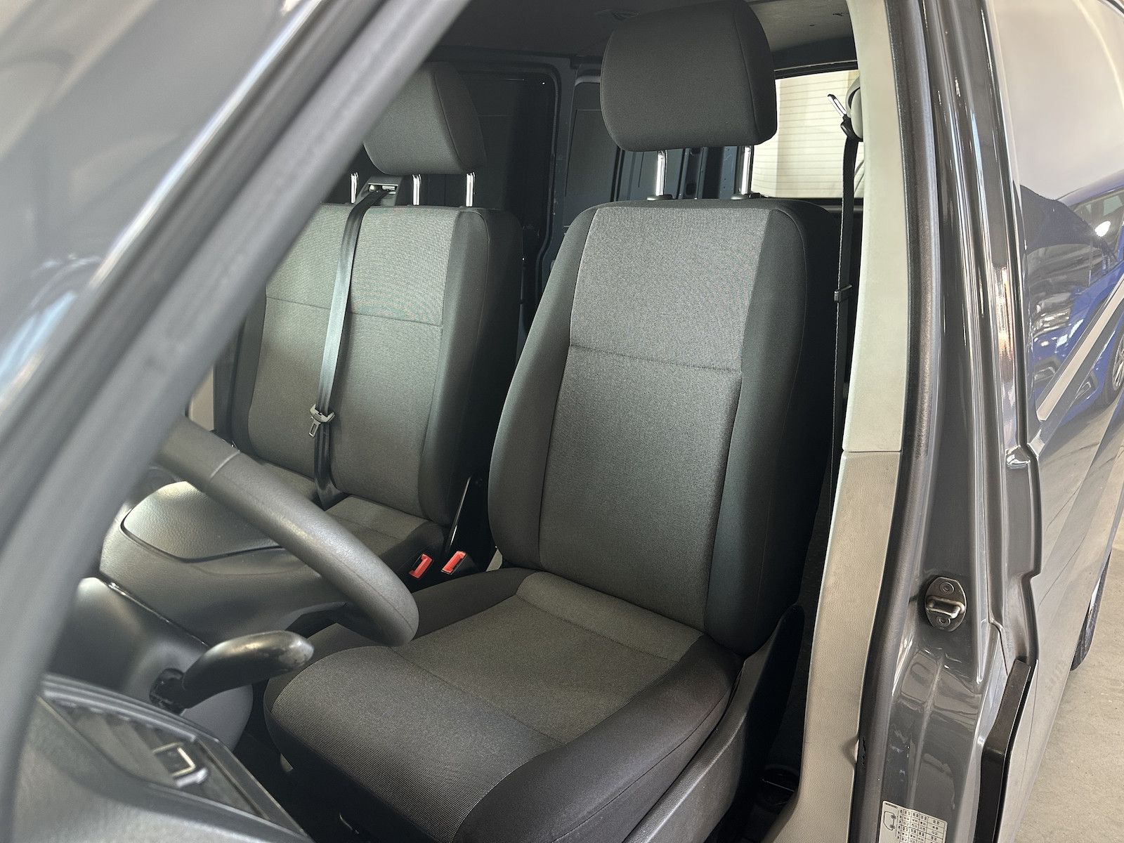 Fahrzeugabbildung Volkswagen T6 Kasten 2.0 TDI Kurz/1.Hd/U-Frei/3-Sitzer/PDC/