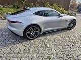Jaguar F-Type 3.0 L P380 V6 R-Dynamic Kompr. AWD Au... - Jaguar F-Type mit Benzin-Antrieb: Allradantrieb