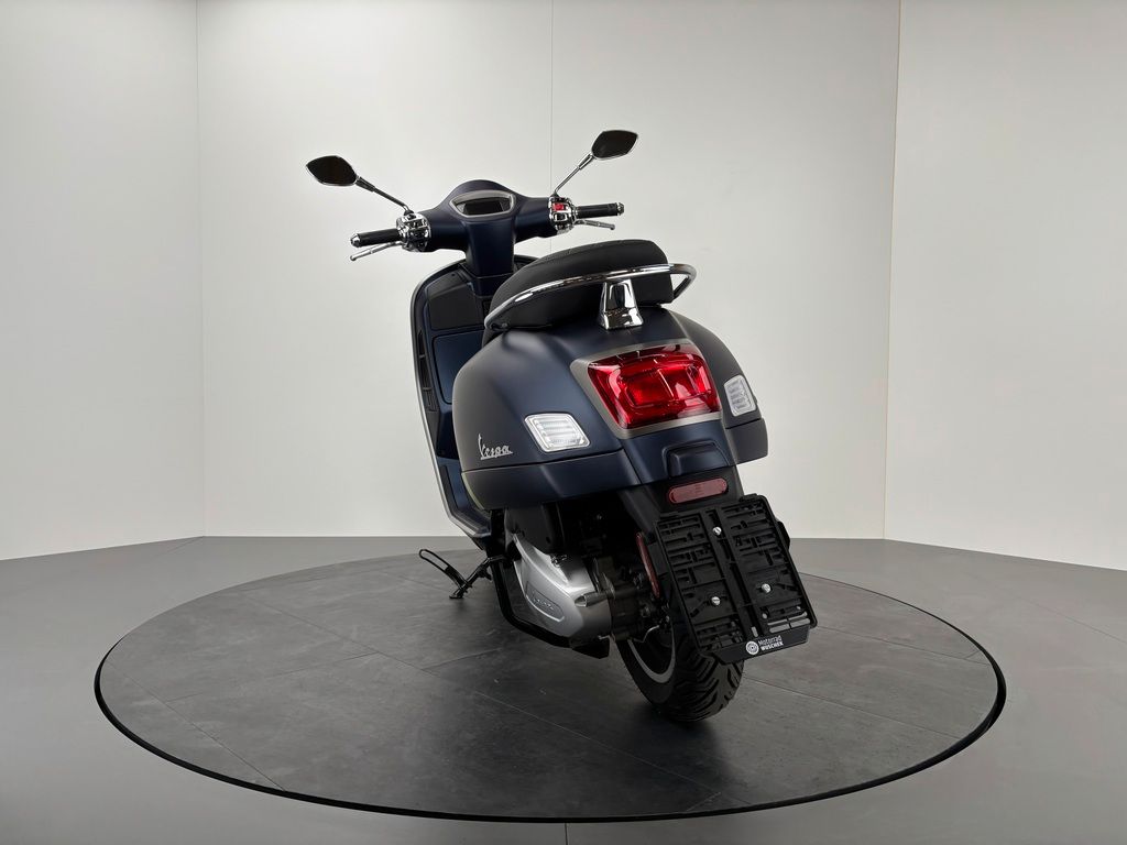 Fahrzeugabbildung Vespa GTS 300 SUPER TECH *NEUWERTIG/REMUS*