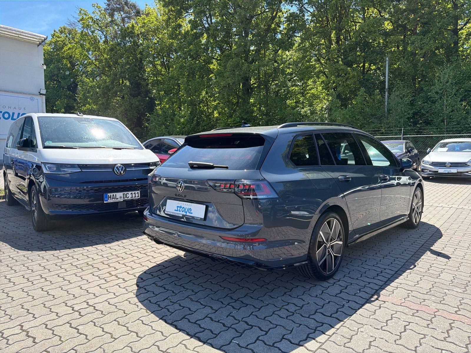Golf Var. R-Line eTSi DSG Navi PANO AZV Kamera