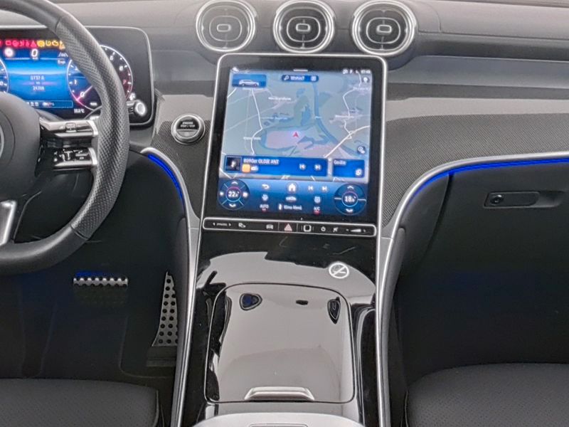 Fahrzeugabbildung Mercedes-Benz GLC 200 4M AMG AHK+Pano+Distr+Totw+Memory+Ambi