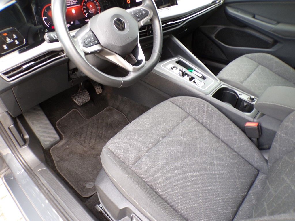 Fahrzeugabbildung Volkswagen Golf VIII Variant 2,0 TDI Life DSG *AHK*LED*Side